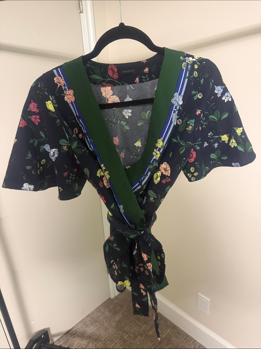 Ann Taylor Navy Floral Tie-Front Blouse with Green Trim